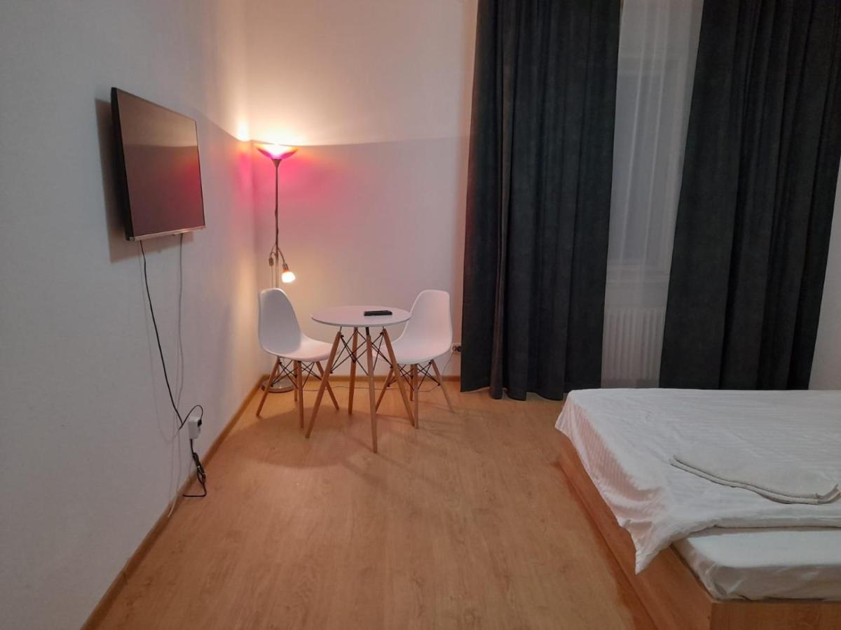 Piata Unirii- 1 Room Studio Apartment Timişoara Exteriör bild